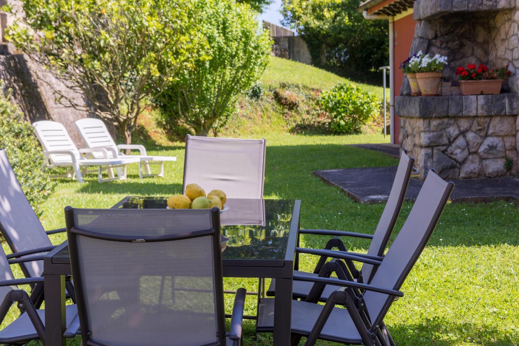 Casa Con Jardin Privado Orena Bagian luar foto